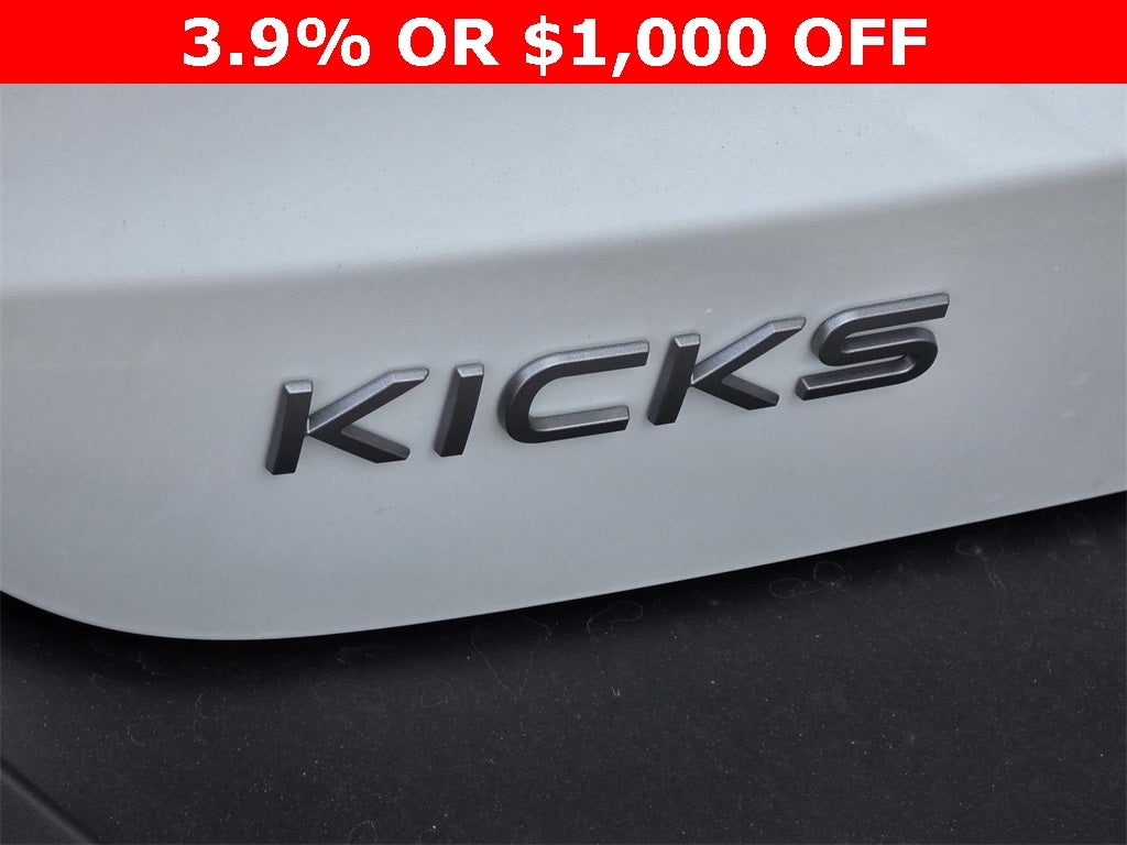 2026 Nissan Kicks SV