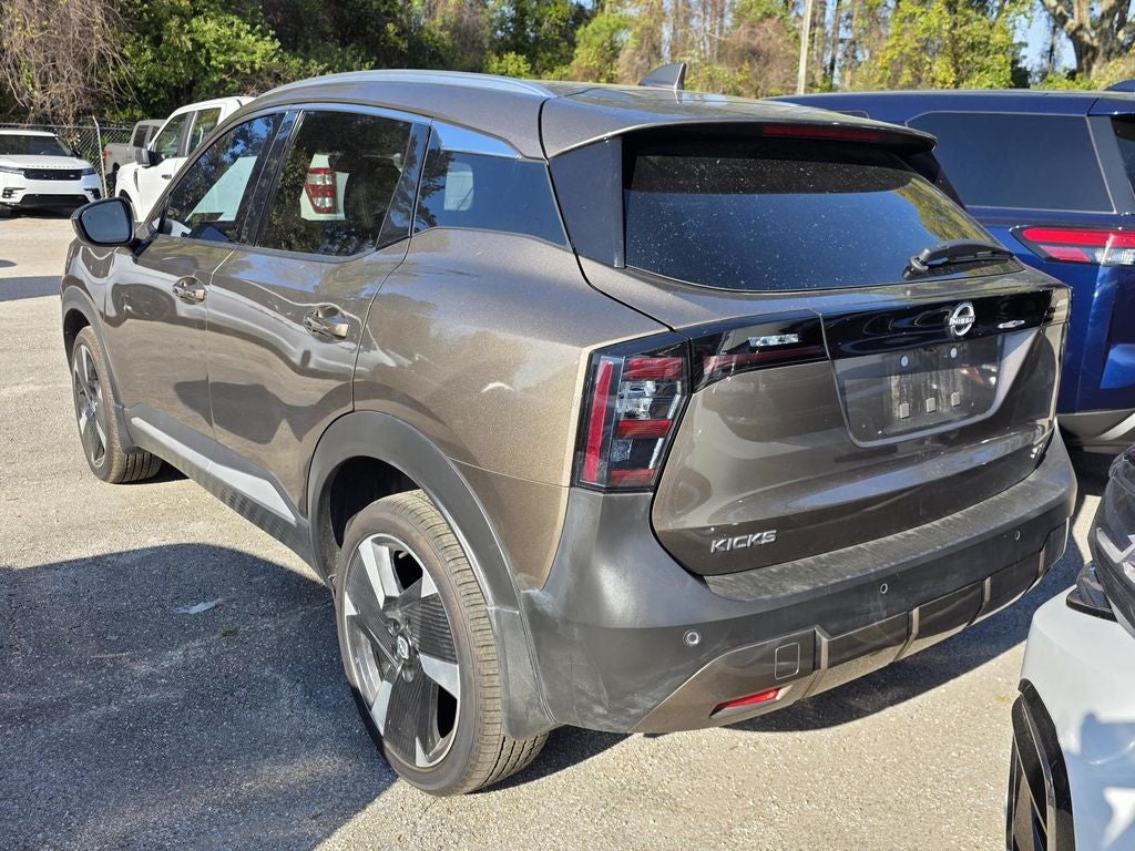2025 Nissan Kicks SR