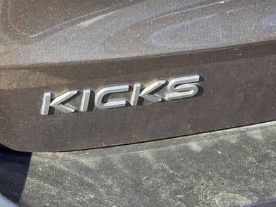 2025 Nissan Kicks SR