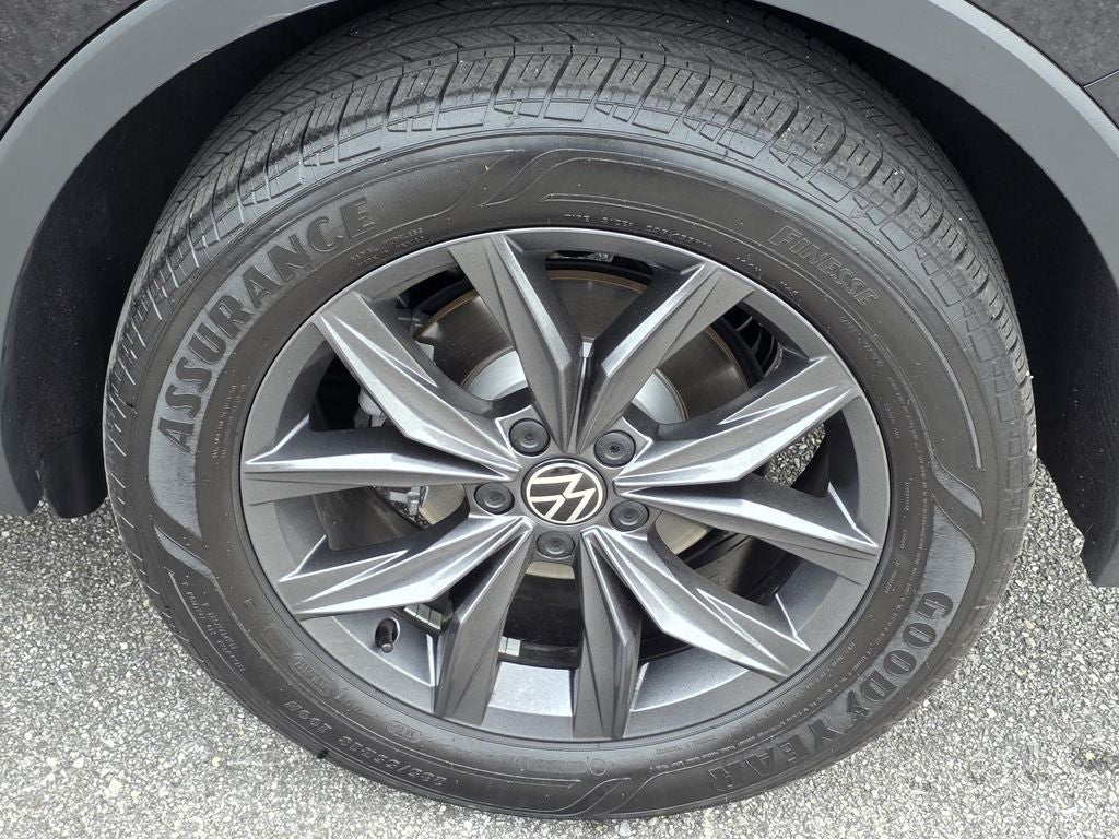 2023 Volkswagen Tiguan 2.0T SE