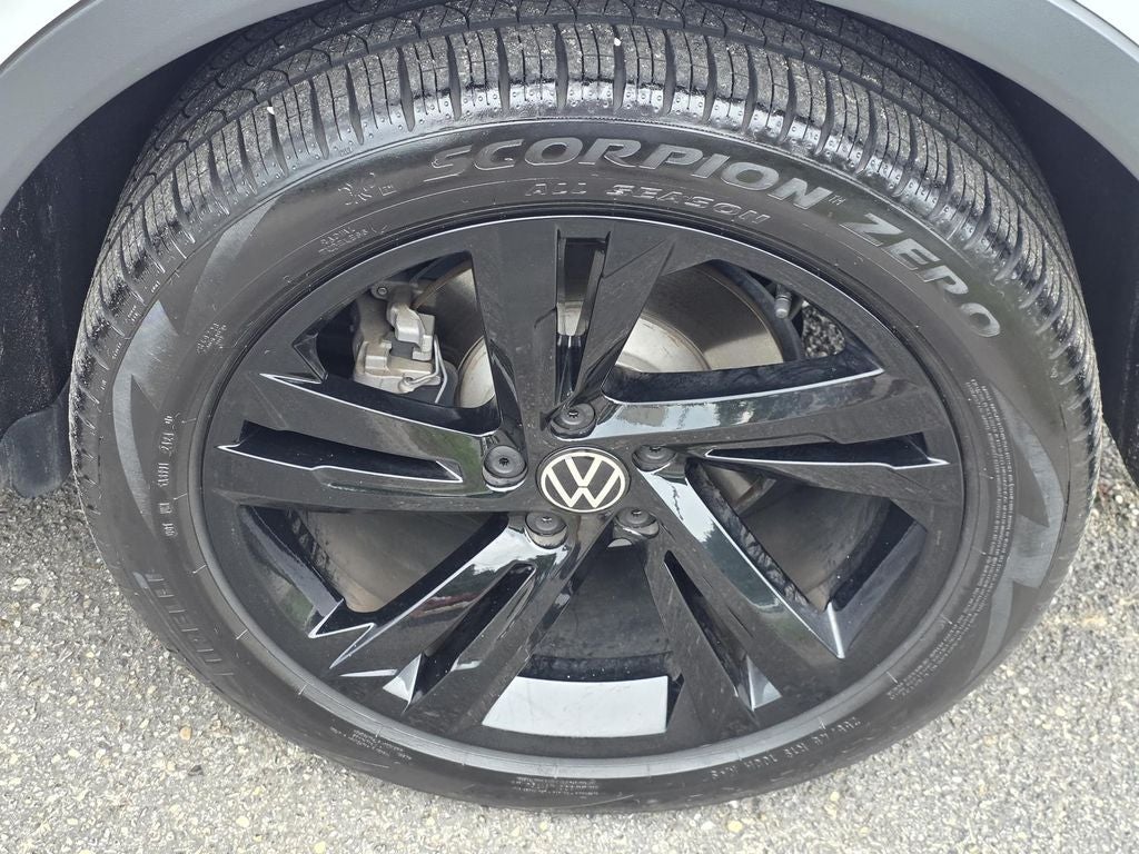 2024 Volkswagen Tiguan 2.0T SE R-Line Black