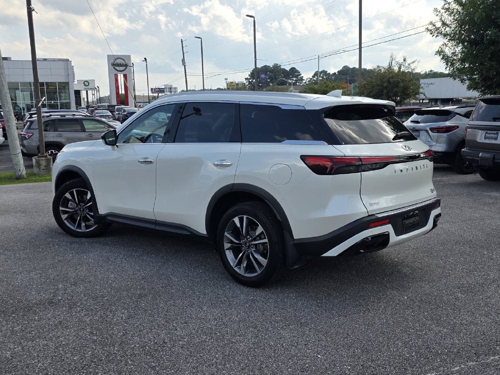 2023 INFINITI QX60 LUXE