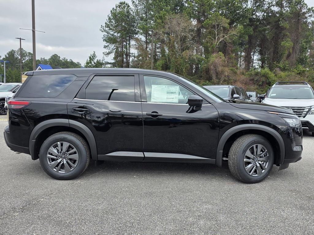 2026 Nissan Pathfinder S