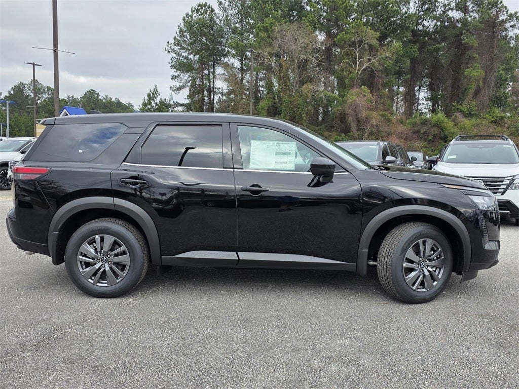 2026 Nissan Pathfinder S