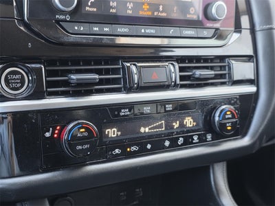 2024 Nissan Pathfinder SV