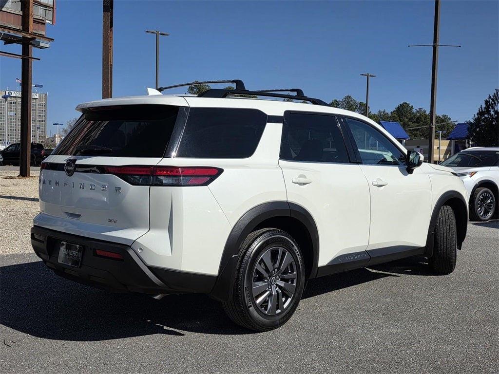 2024 Nissan Pathfinder SV