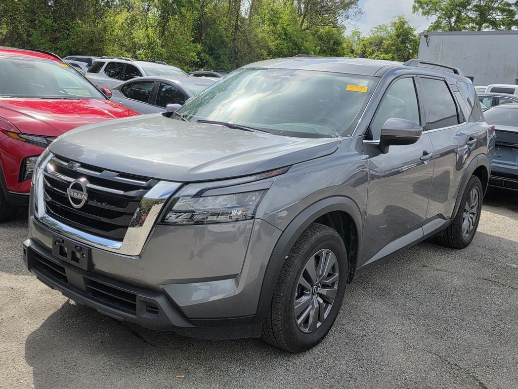 2024 Nissan Pathfinder SV