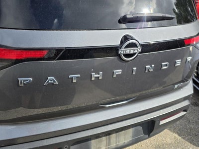 2024 Nissan Pathfinder SV