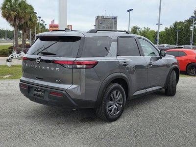 2024 Nissan Pathfinder SV