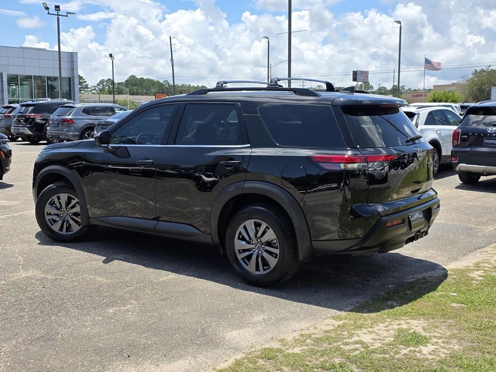 2026 Nissan Pathfinder SV