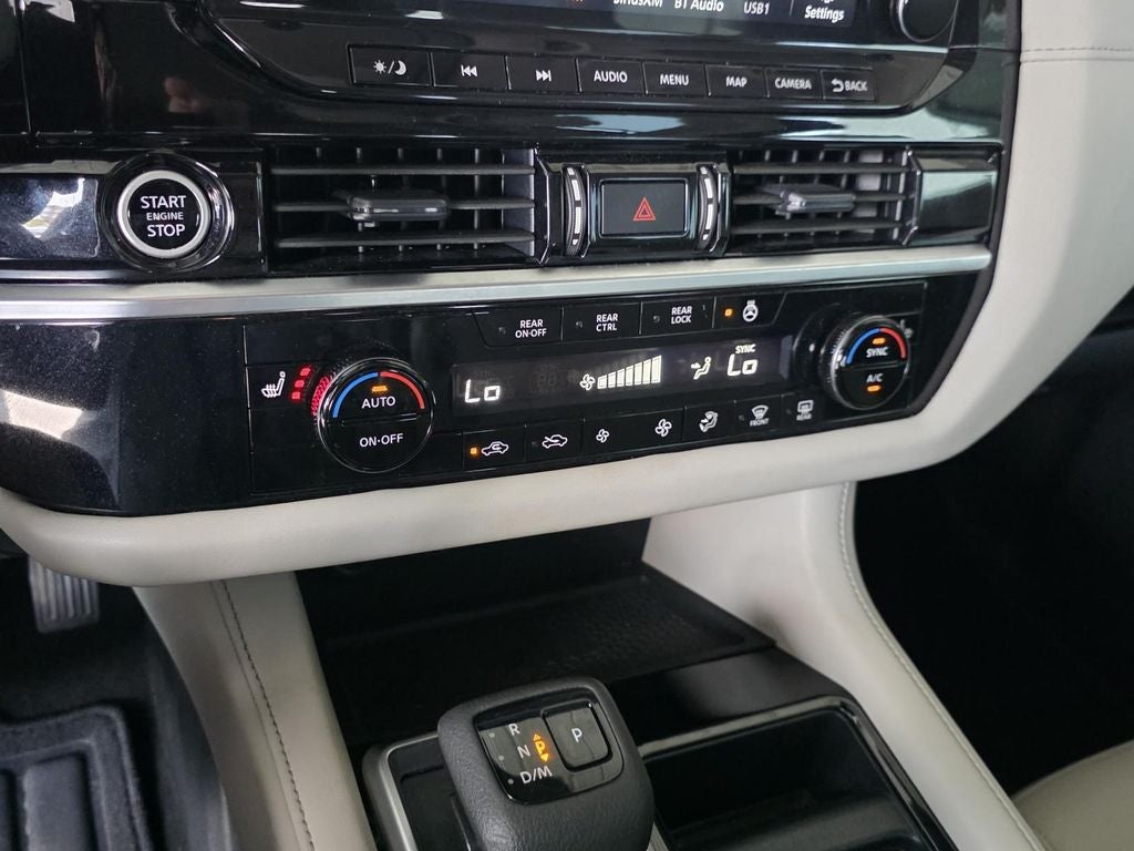 2024 Nissan Pathfinder SL