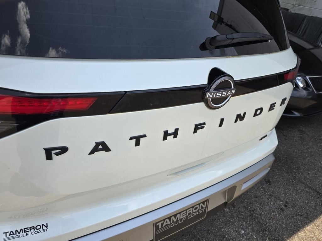 2024 Nissan Pathfinder SL