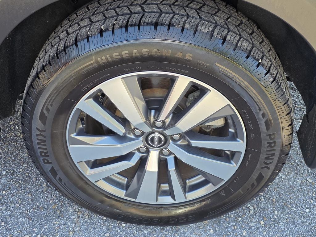 2024 Nissan Pathfinder SL