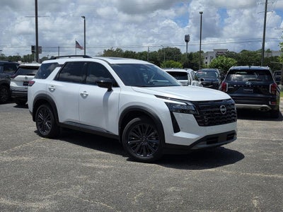 2026 Nissan Pathfinder SL