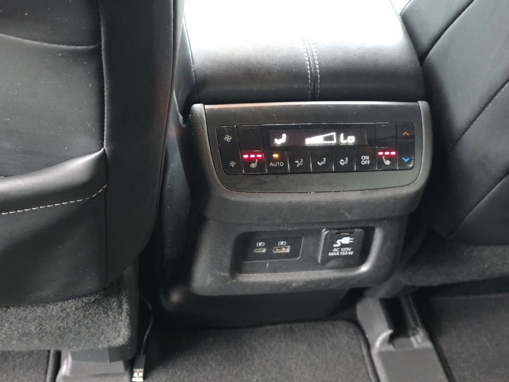 2022 Nissan Pathfinder Platinum