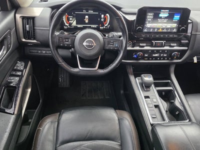 2022 Nissan Pathfinder Platinum