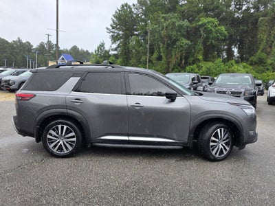 2022 Nissan Pathfinder Platinum