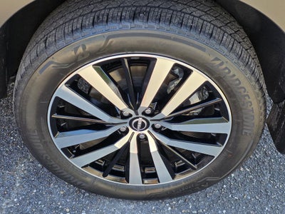 2025 Nissan Pathfinder Platinum