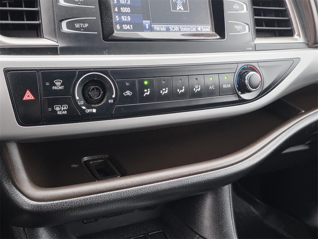 2019 Toyota Highlander LE