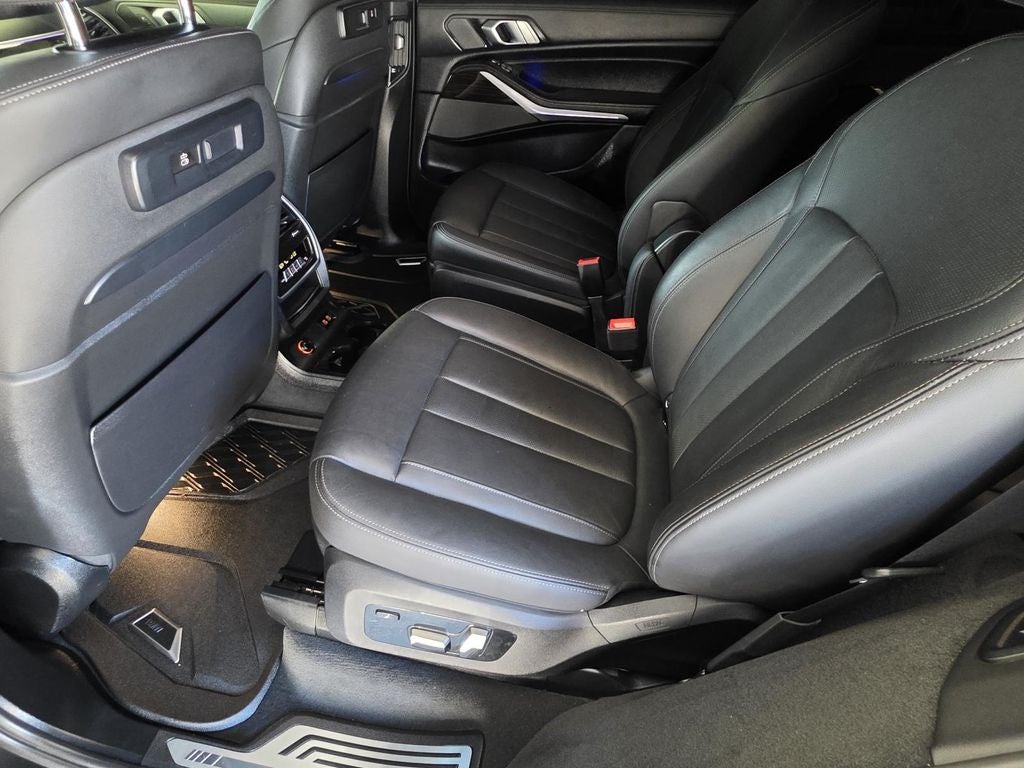 2021 BMW X7 M50i