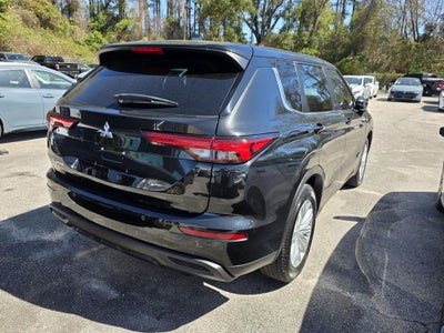 2023 Mitsubishi Outlander ES