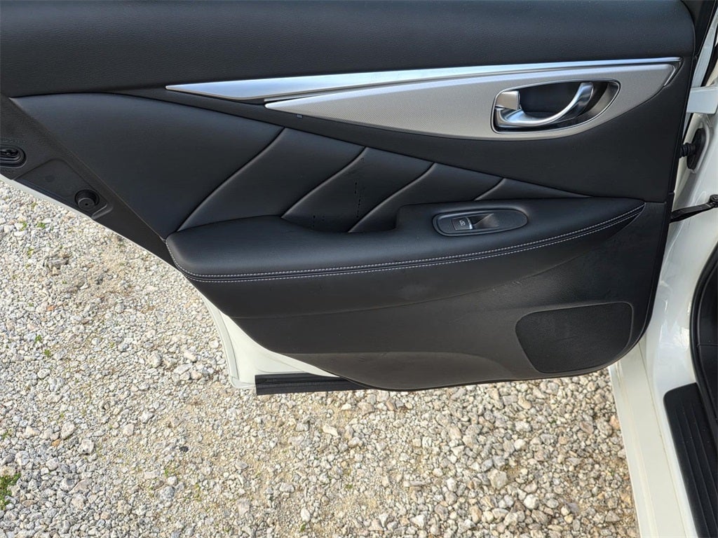 2023 INFINITI Q50 LUXE