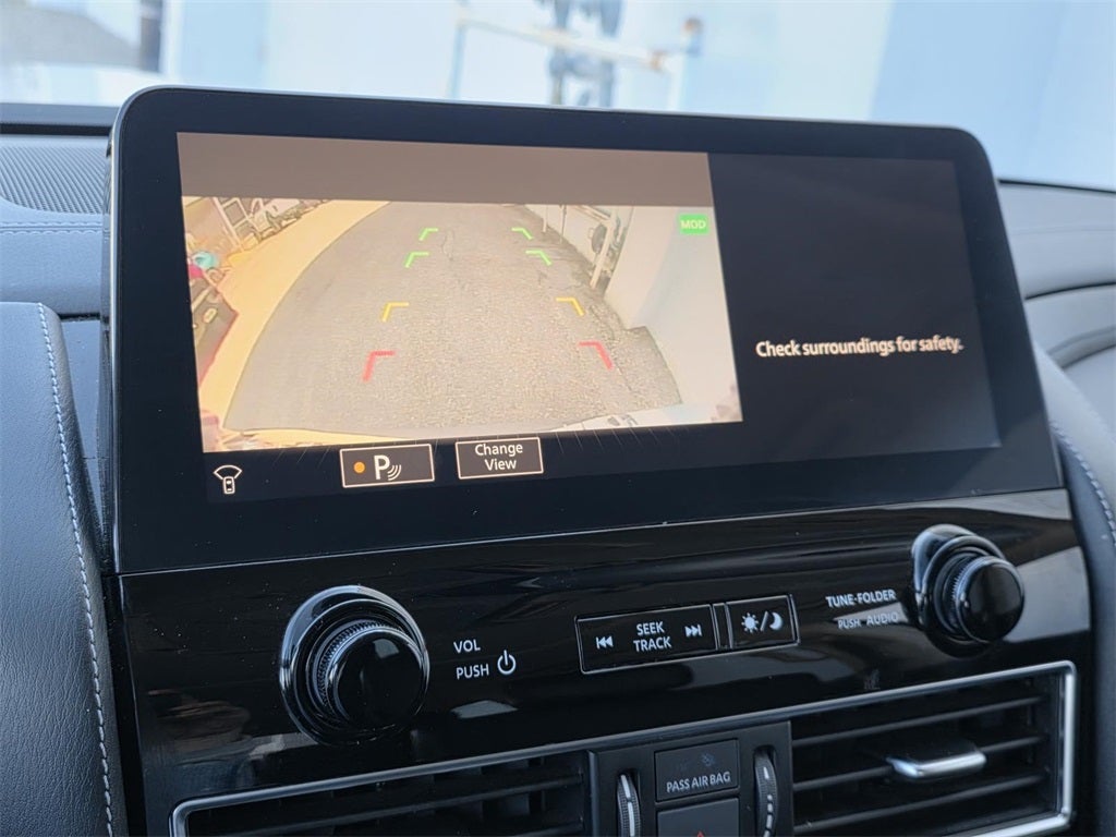 2023 INFINITI QX80 LUXE