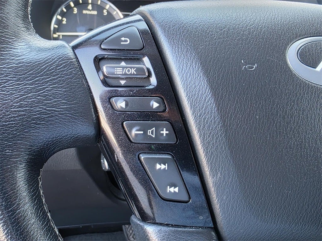 2023 INFINITI QX80 LUXE