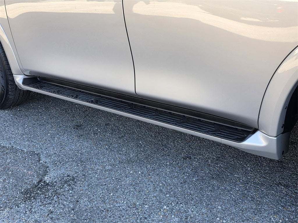 2023 INFINITI QX80 LUXE