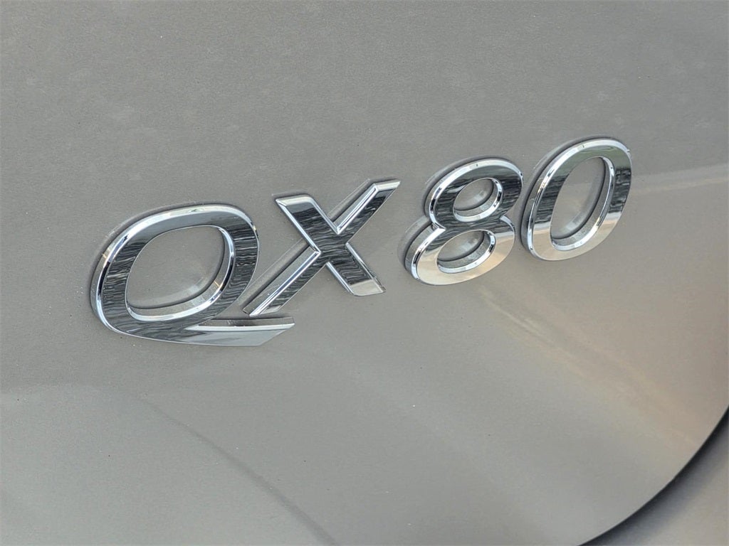 2023 INFINITI QX80 LUXE