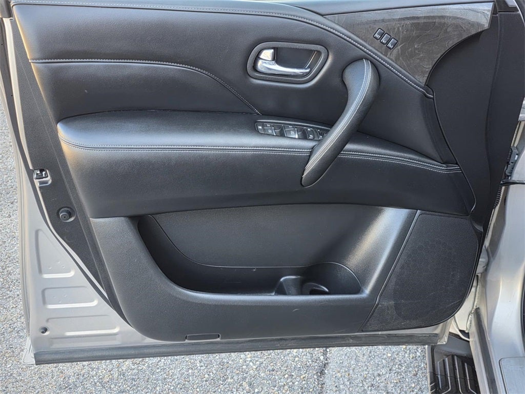 2023 INFINITI QX80 LUXE