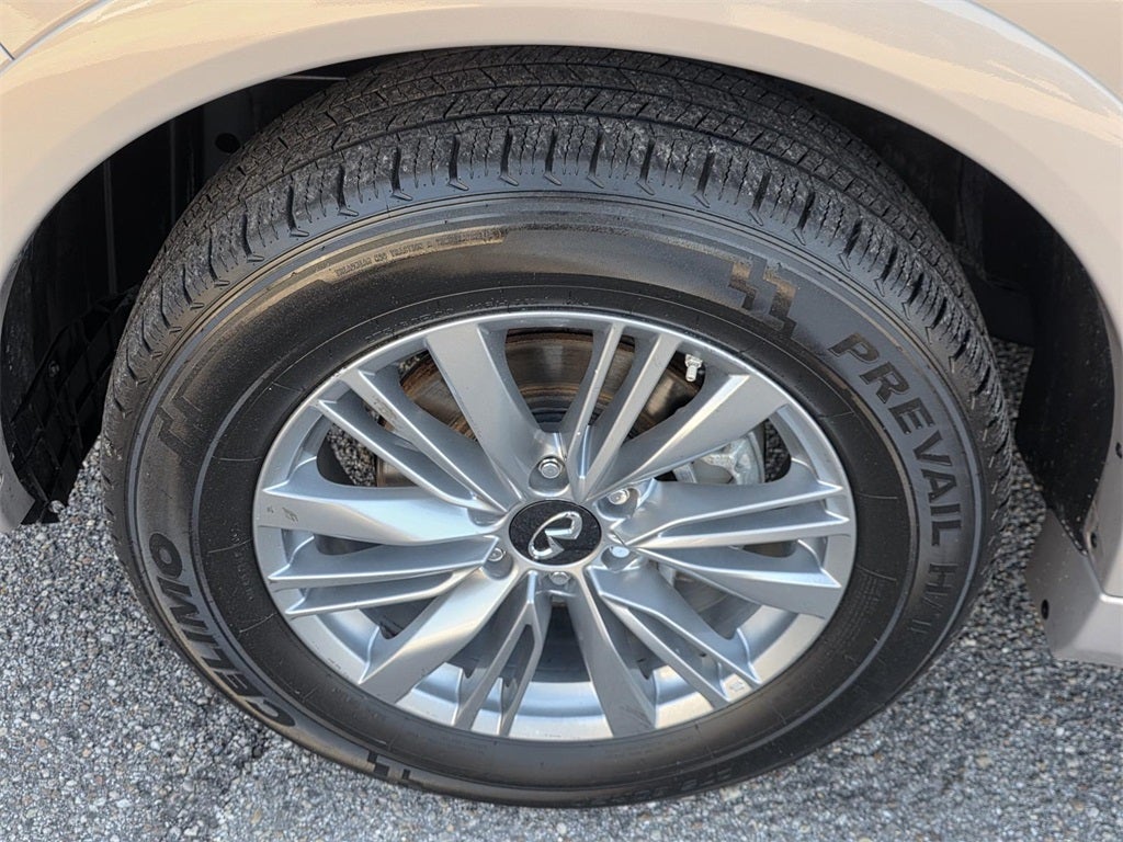 2023 INFINITI QX80 LUXE