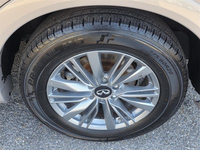 2023 INFINITI QX80 LUXE