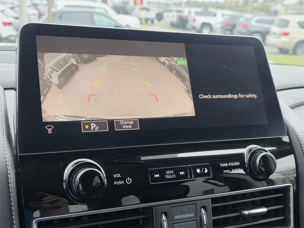 2024 INFINITI QX80 LUXE