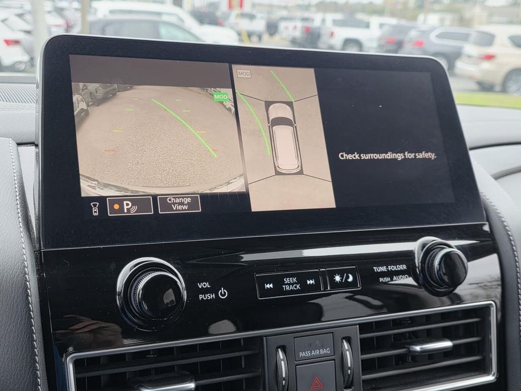 2024 INFINITI QX80 LUXE