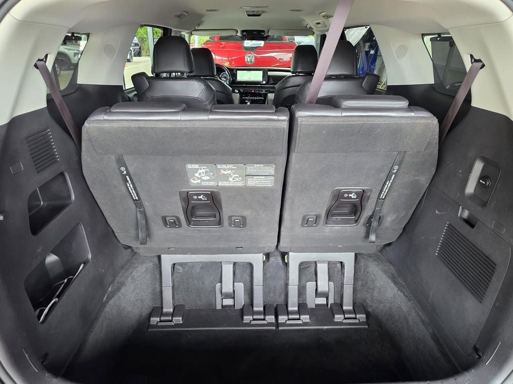 2022 Kia Carnival EX
