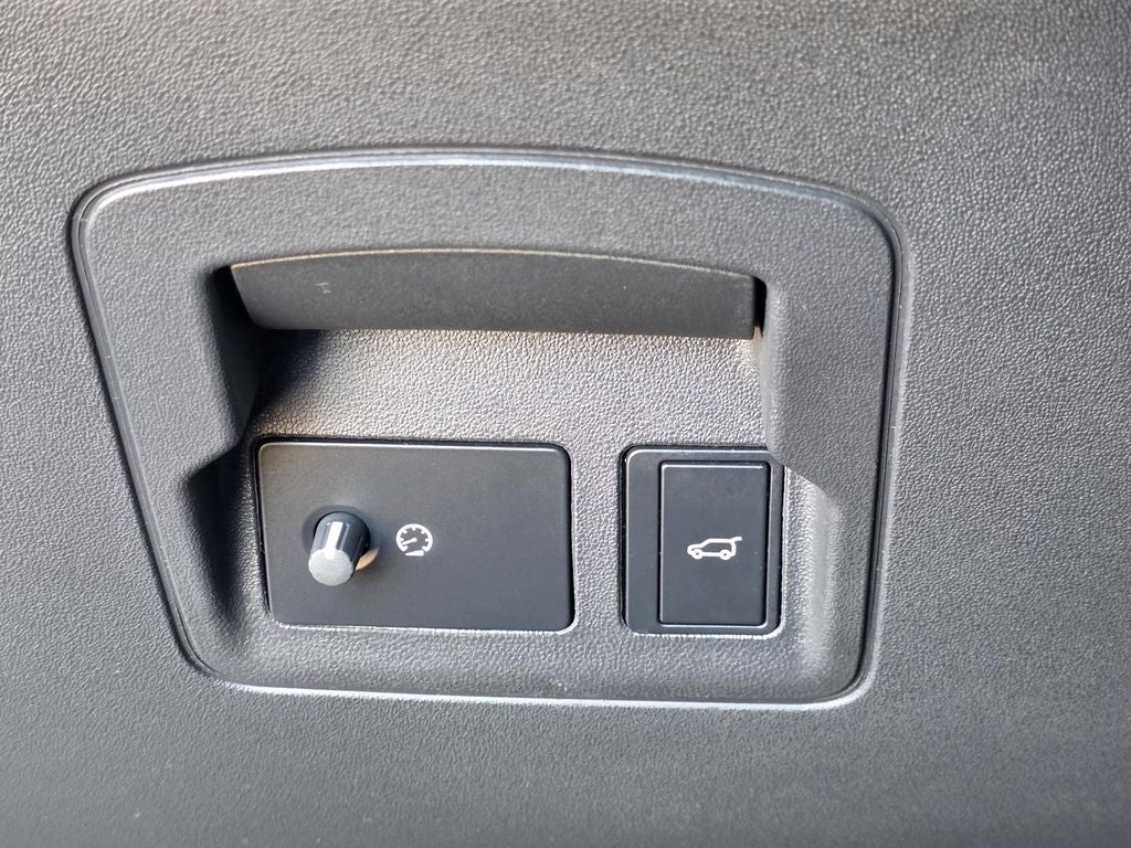 2025 Land Rover Range Rover Velar Dynamic SE