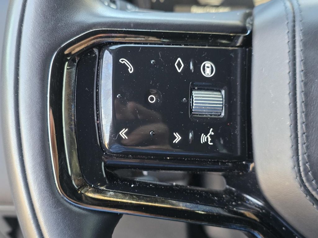 2025 Land Rover Range Rover Velar Dynamic SE