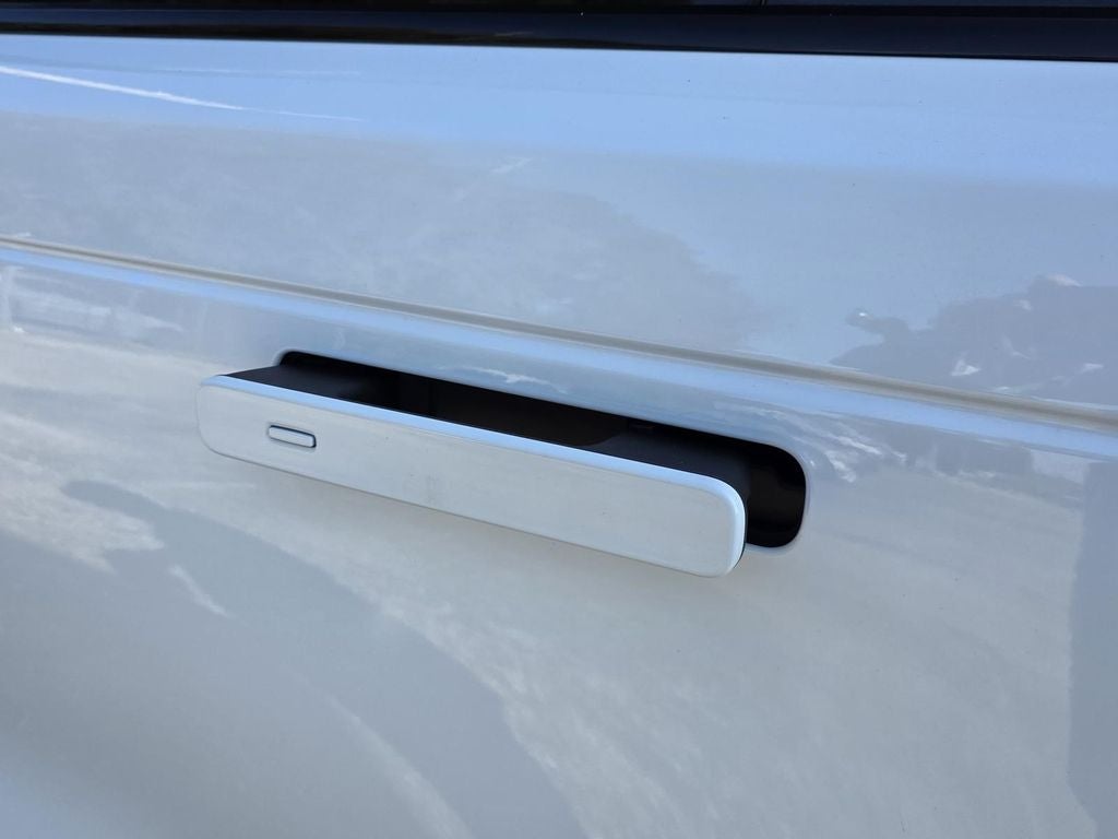 2025 Land Rover Range Rover Velar Dynamic SE