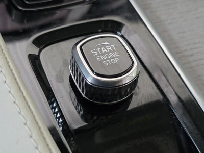 2024 Volvo XC90 B6 Plus Bright Theme