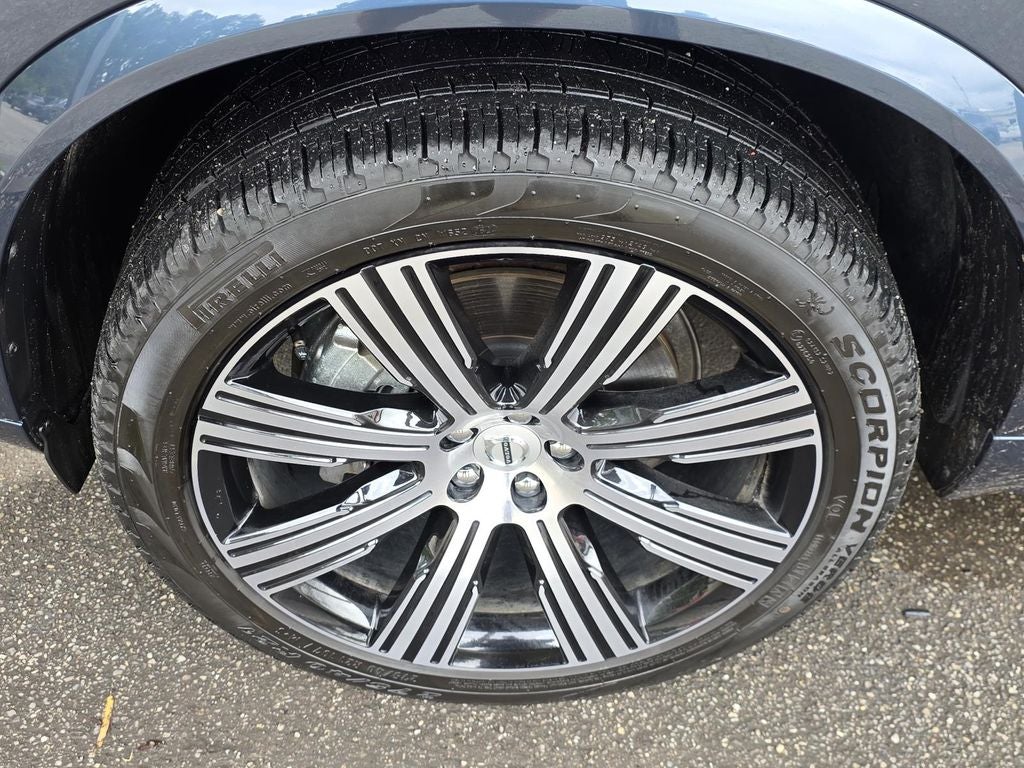 2024 Volvo XC90 B6 Plus Bright Theme