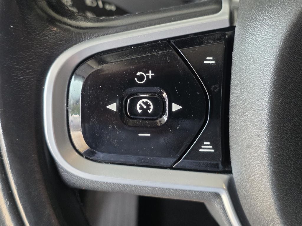 2018 Volvo XC90 T5 Momentum