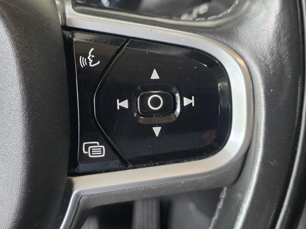 2018 Volvo XC90 T5 Momentum