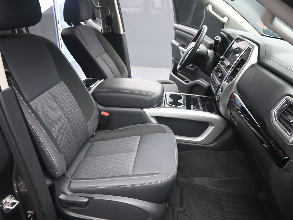 2021 Nissan Titan SV