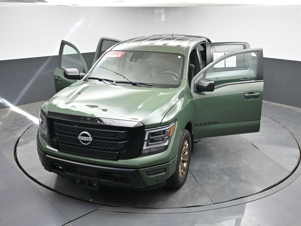 2024 Nissan Titan SV