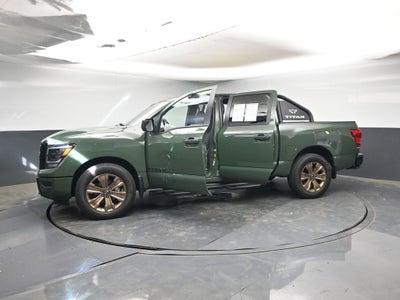 2024 Nissan Titan SV