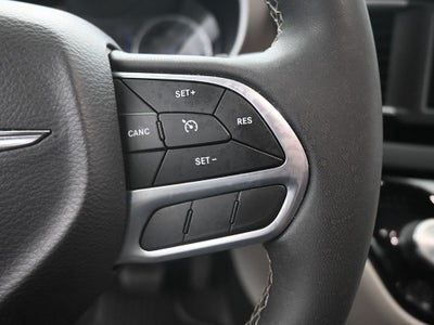 2023 Chrysler Voyager LX