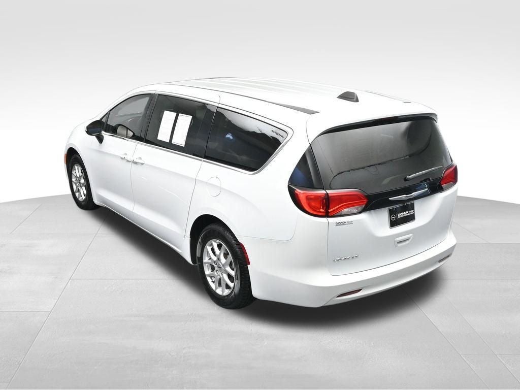 2023 Chrysler Voyager LX