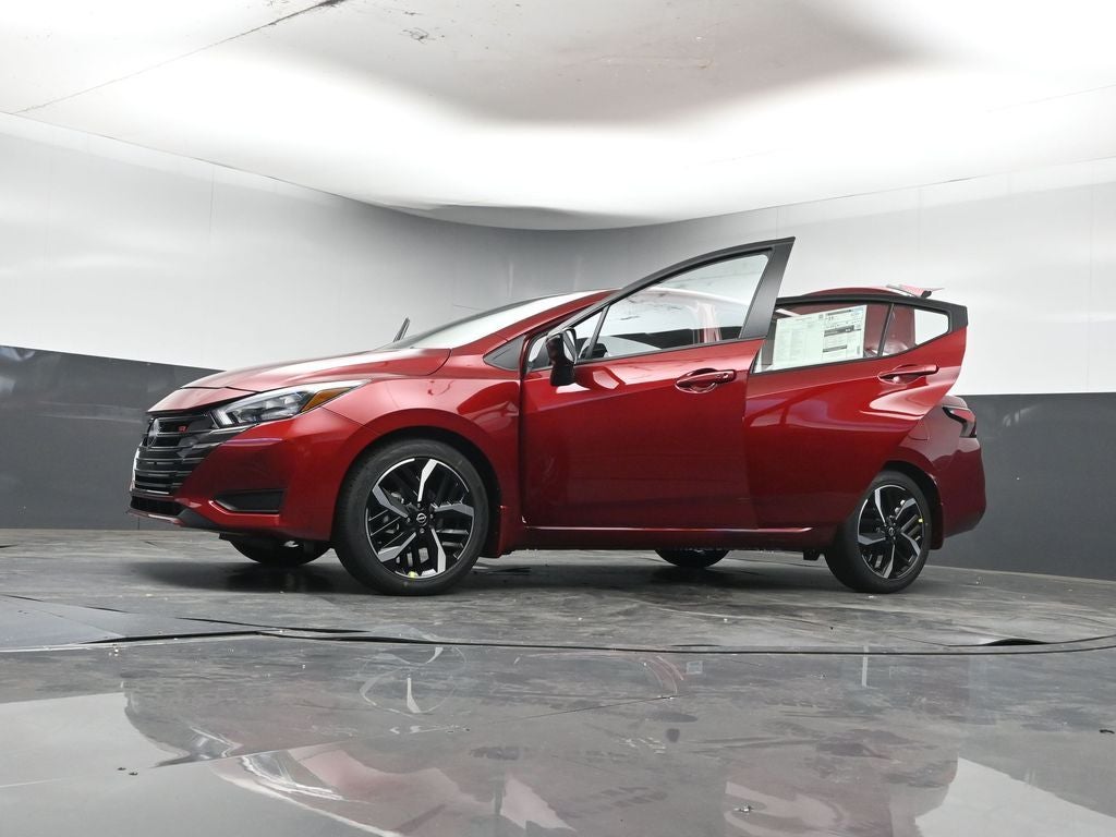 2025 Nissan Versa 1.6 SR