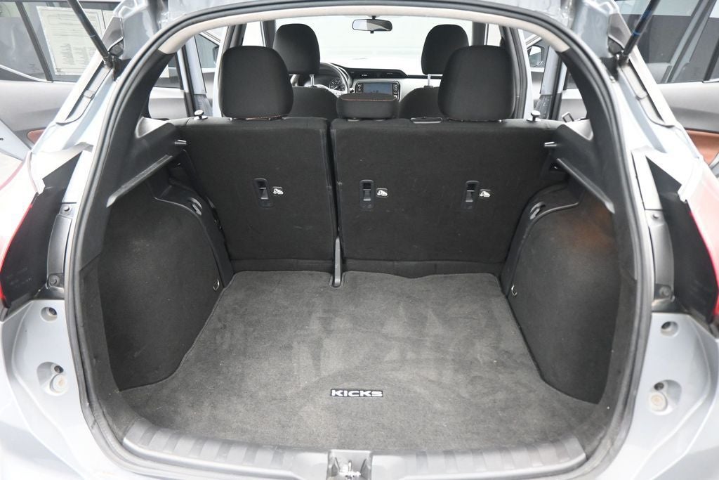 2021 Nissan Kicks SR